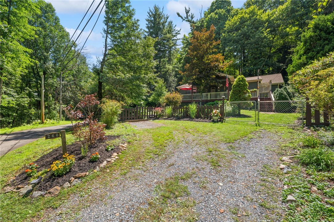 260 Sunny Acres Overlook Property Photo 2