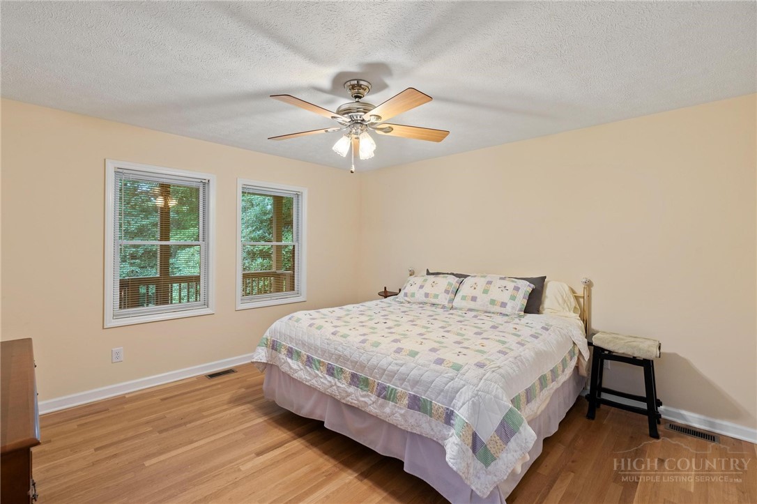 376 Deerfield Forest Parkway Property Photo 9