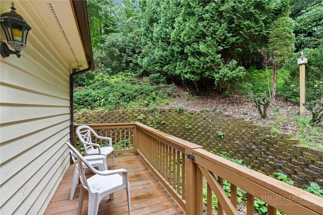 376 Deerfield Forest Parkway Property Photo 18