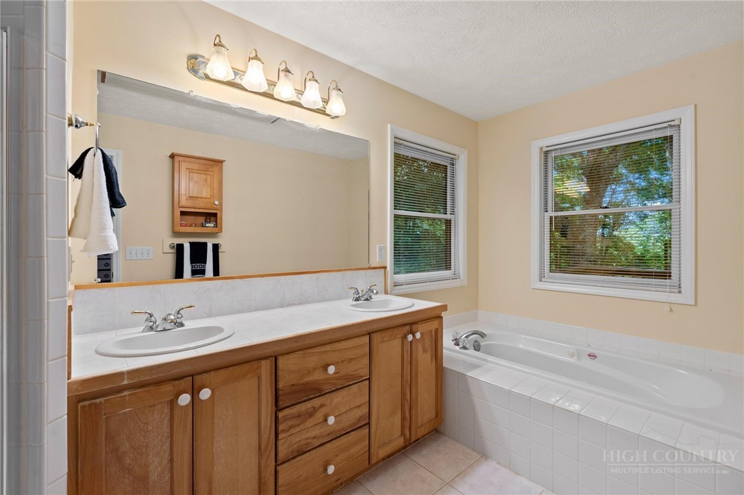 376 Deerfield Forest Parkway Property Photo 24