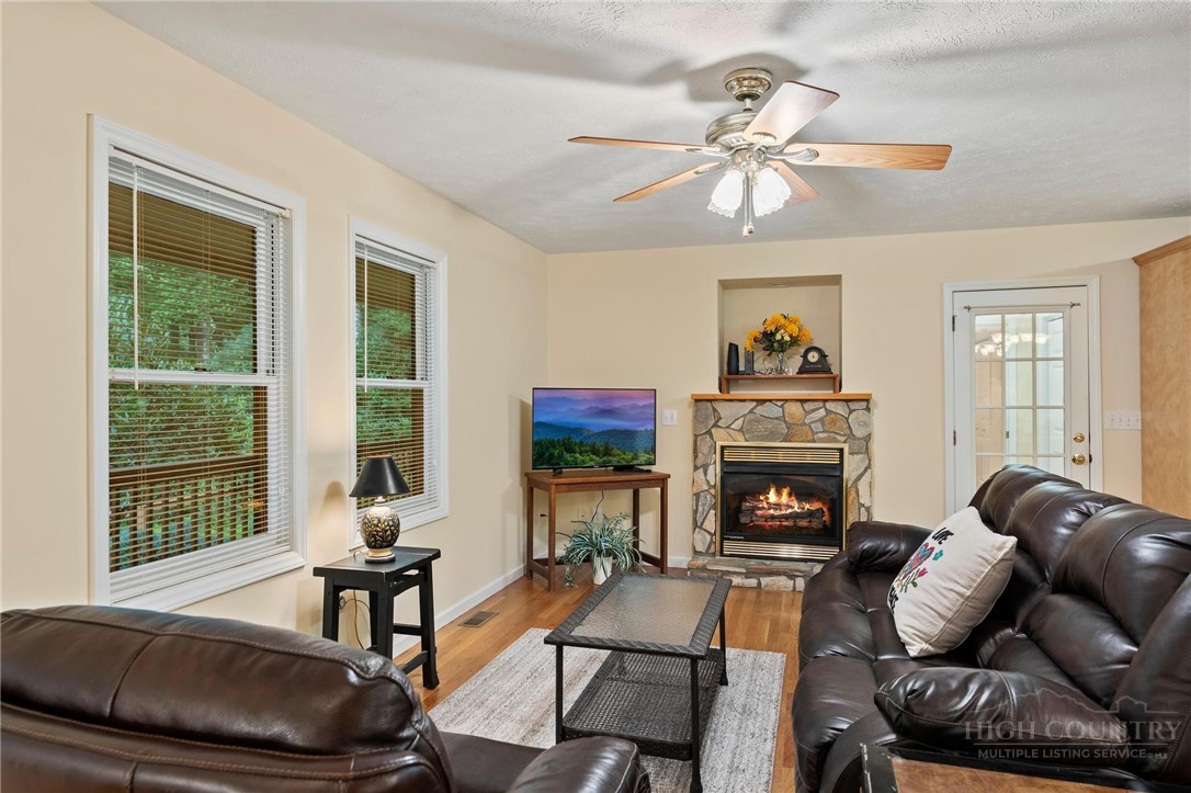 376 Deerfield Forest Parkway Property Photo 26