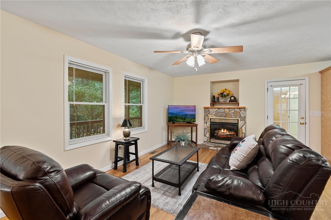 376 Deerfield Forest Parkway Property Photo 27