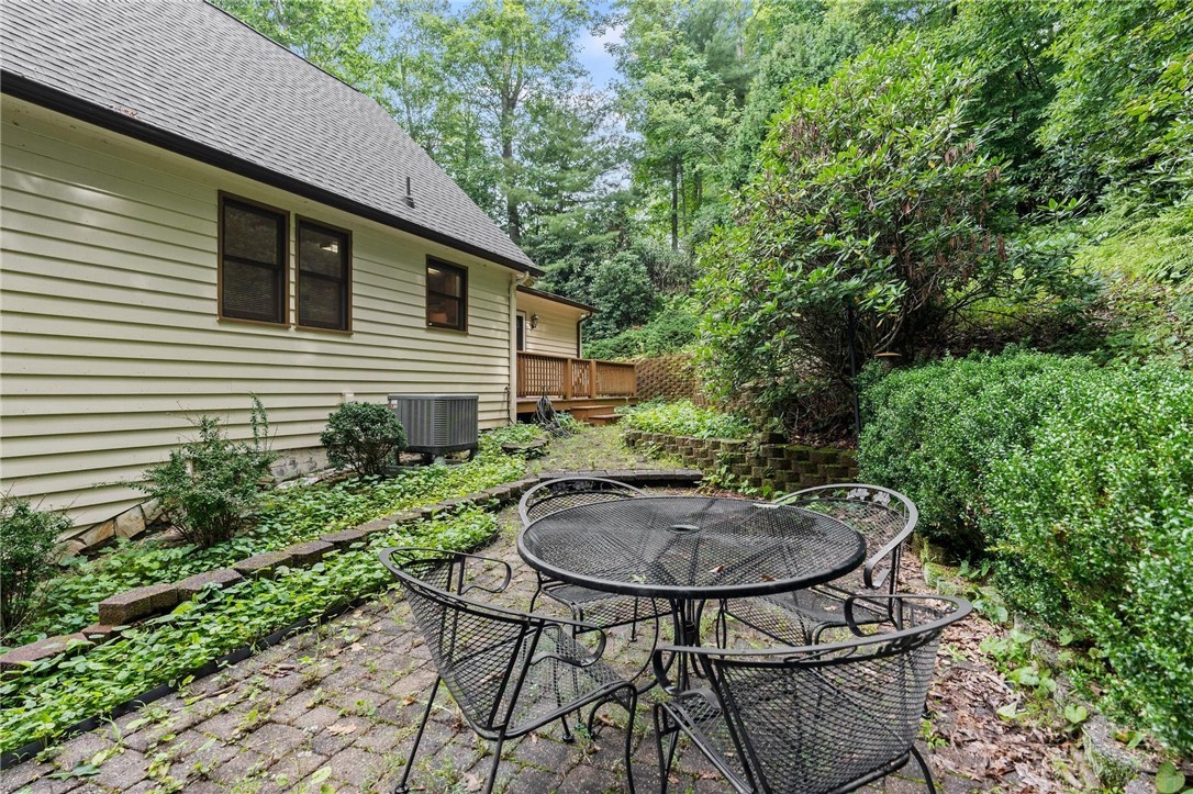 376 Deerfield Forest Parkway Property Photo 31