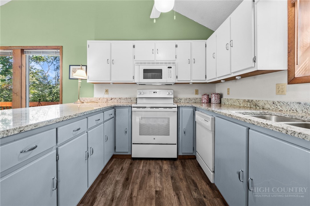 100 Grassy Gap Loop Road Property Photo 10