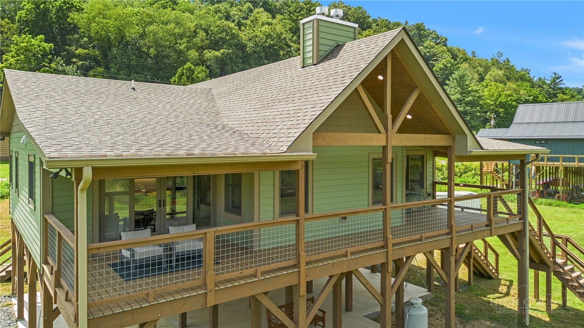 7121 Railroad Grade Road Property Photo 1