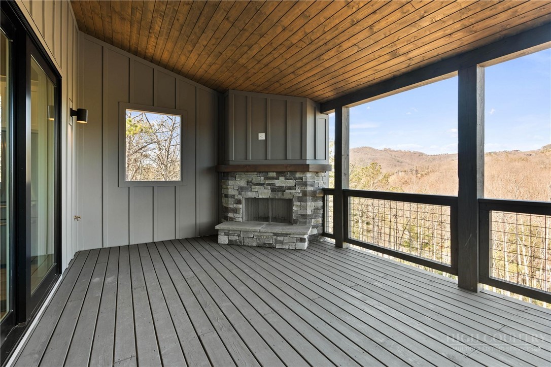 353 Calico Court Property Photo 12