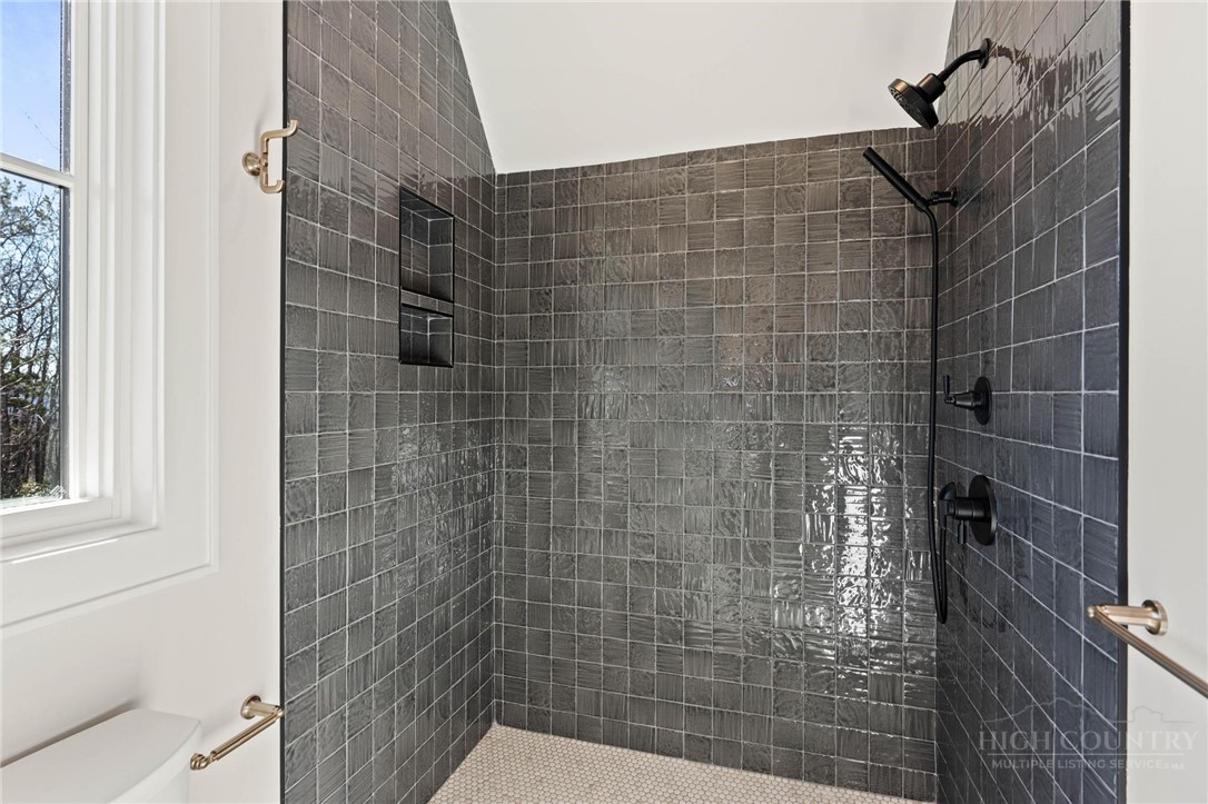 353 Calico Court Property Photo 25