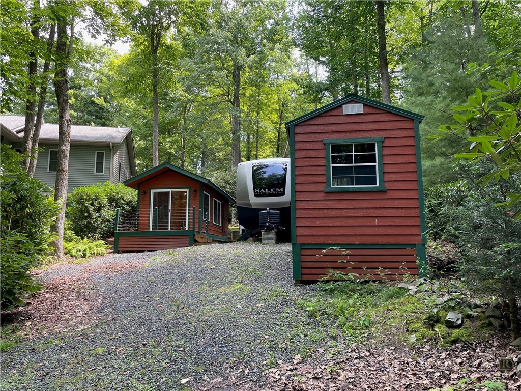 42 Azalea Lane Property Photo 1