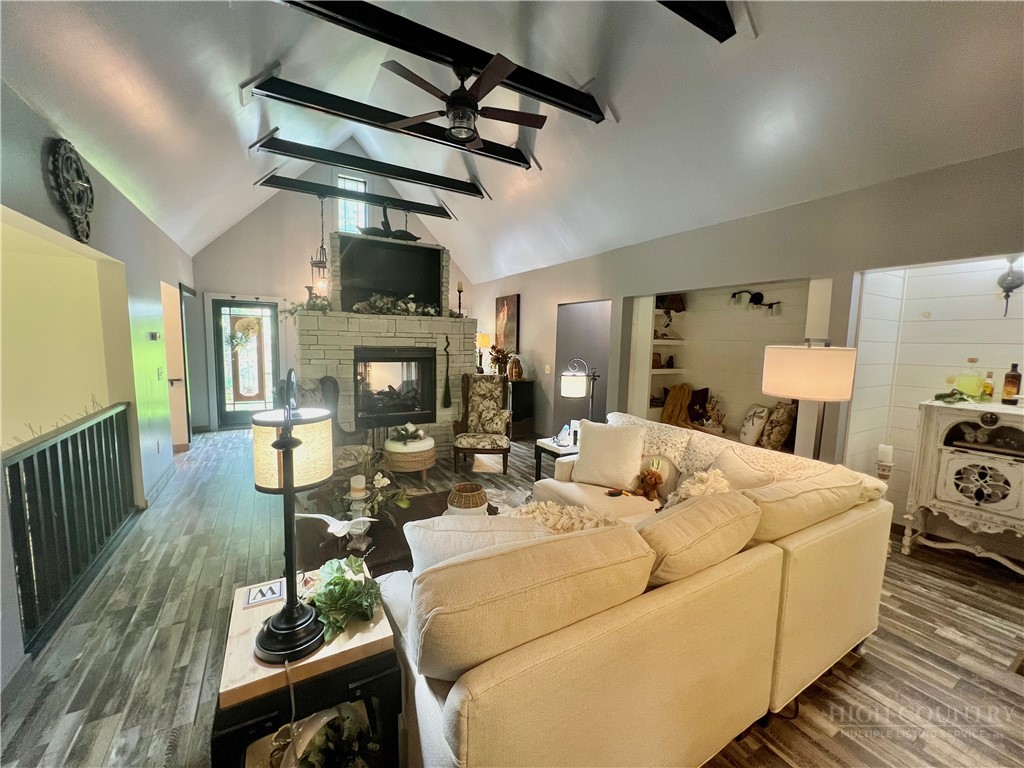 128 Hillside Lane Property Photo 4