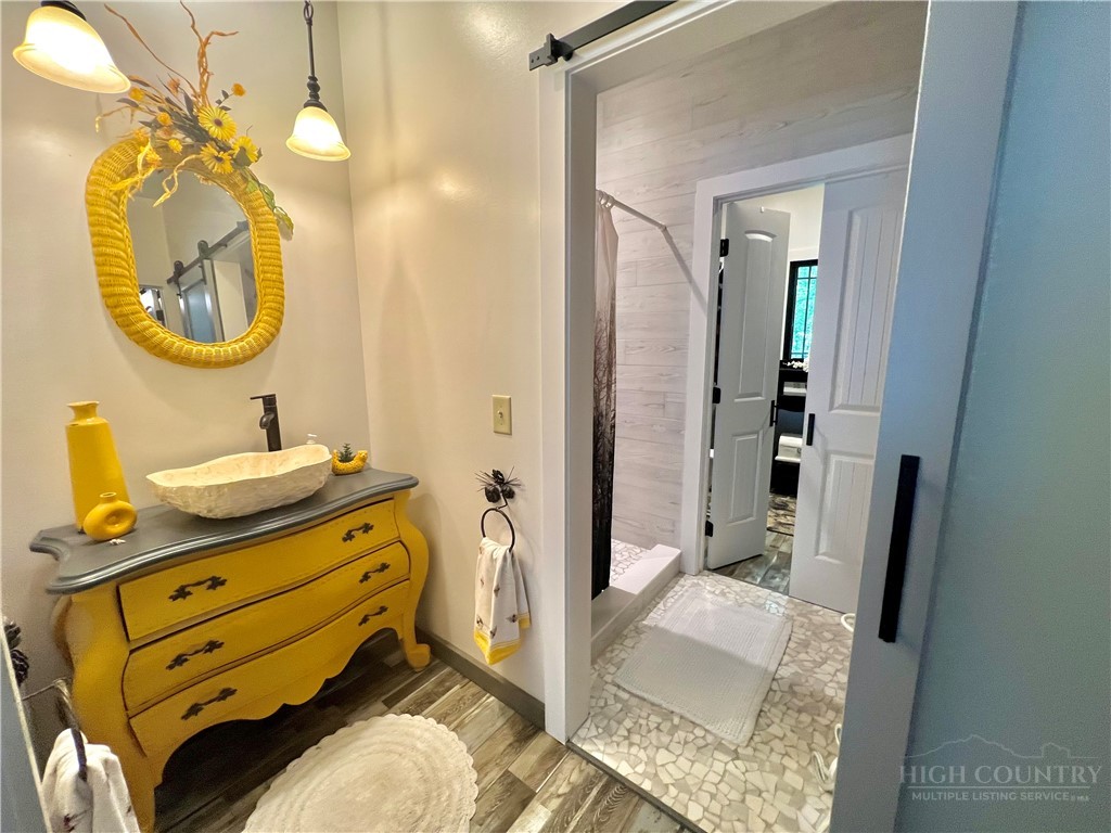128 Hillside Lane Property Photo 15