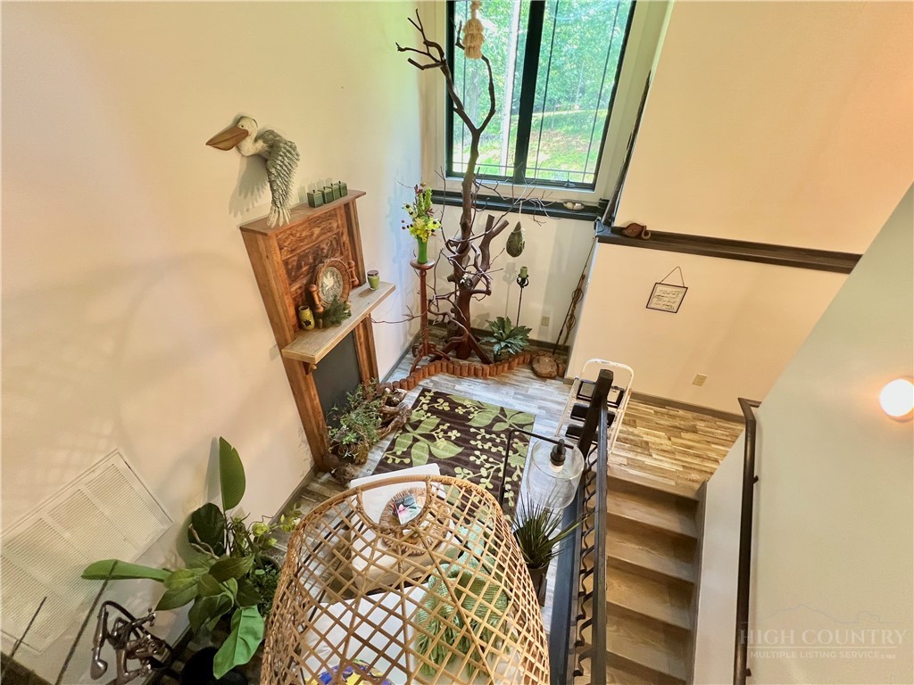 128 Hillside Lane Property Photo 18
