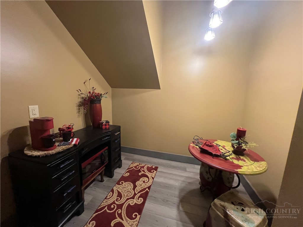 128 Hillside Lane Property Photo 21