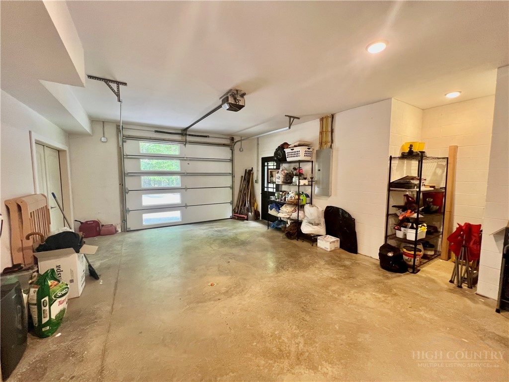 128 Hillside Lane Property Photo 25