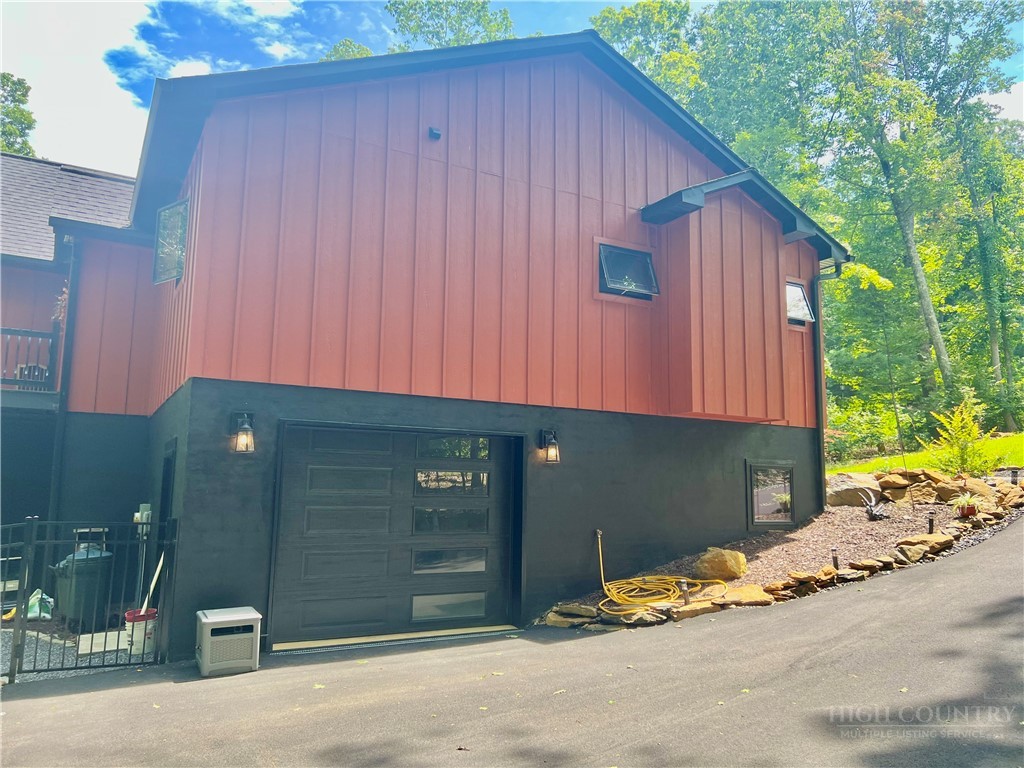 128 Hillside Lane Property Photo 26