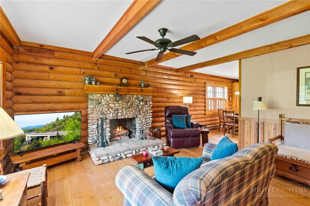439 Apple Way Road Property Photo 6