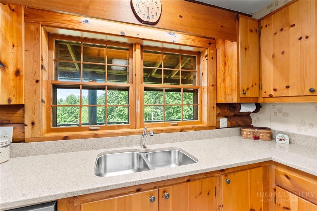 439 Apple Way Road Property Photo 10
