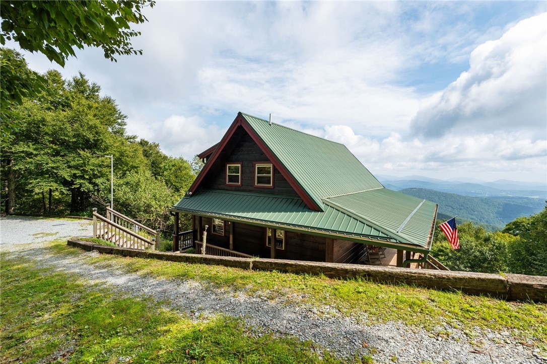 1407 Almost Heaven Road Property Photo 3