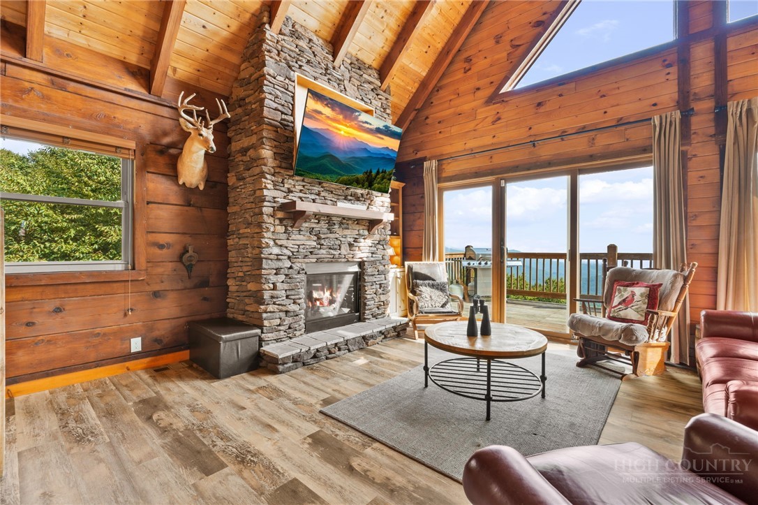 1407 Almost Heaven Road Property Photo 6