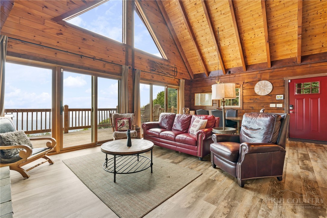 1407 Almost Heaven Road Property Photo 7
