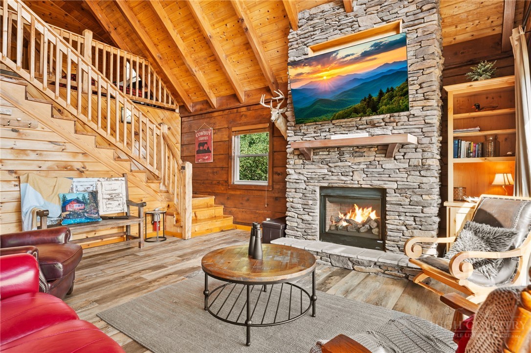 1407 Almost Heaven Road Property Photo 8