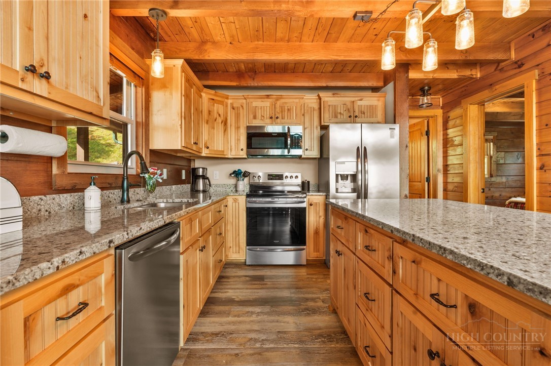 1407 Almost Heaven Road Property Photo 13