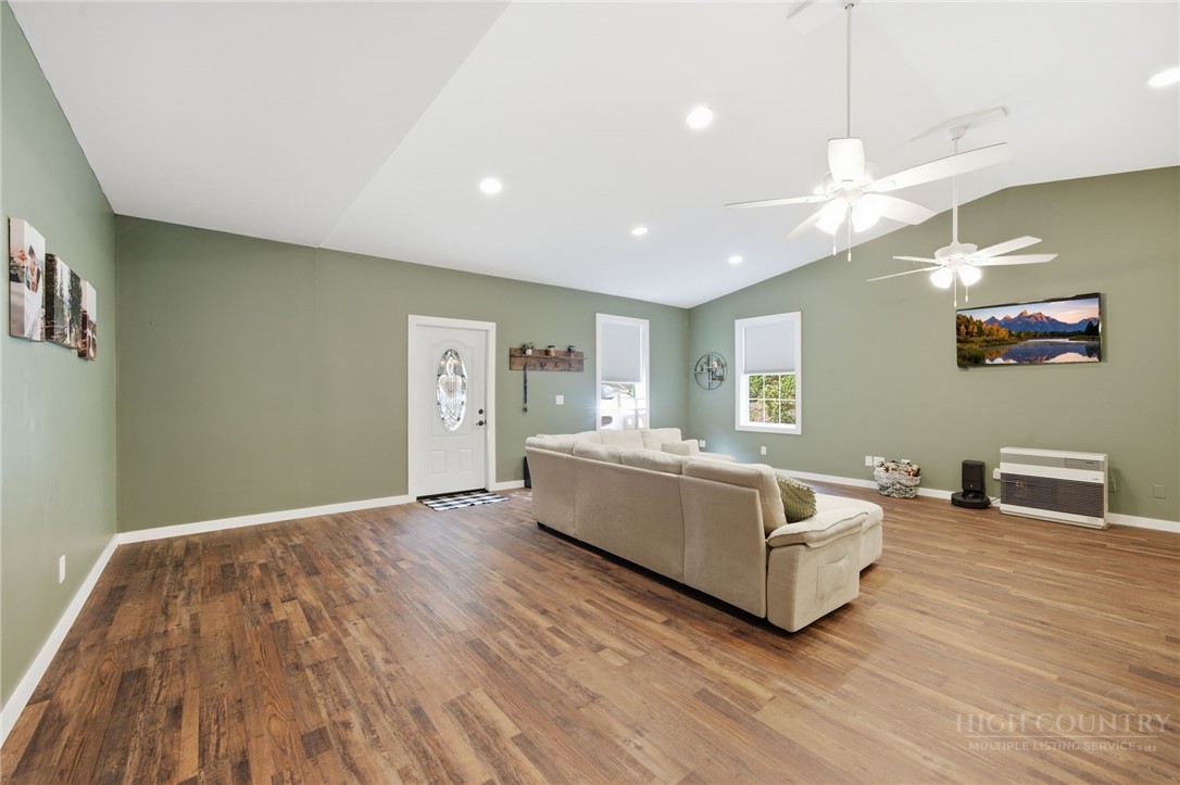 276 Wes Jones Road Property Photo 5