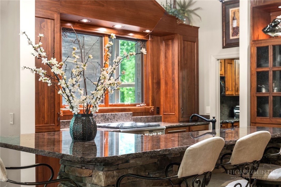 9335 Blackberry Road Property Photo 8