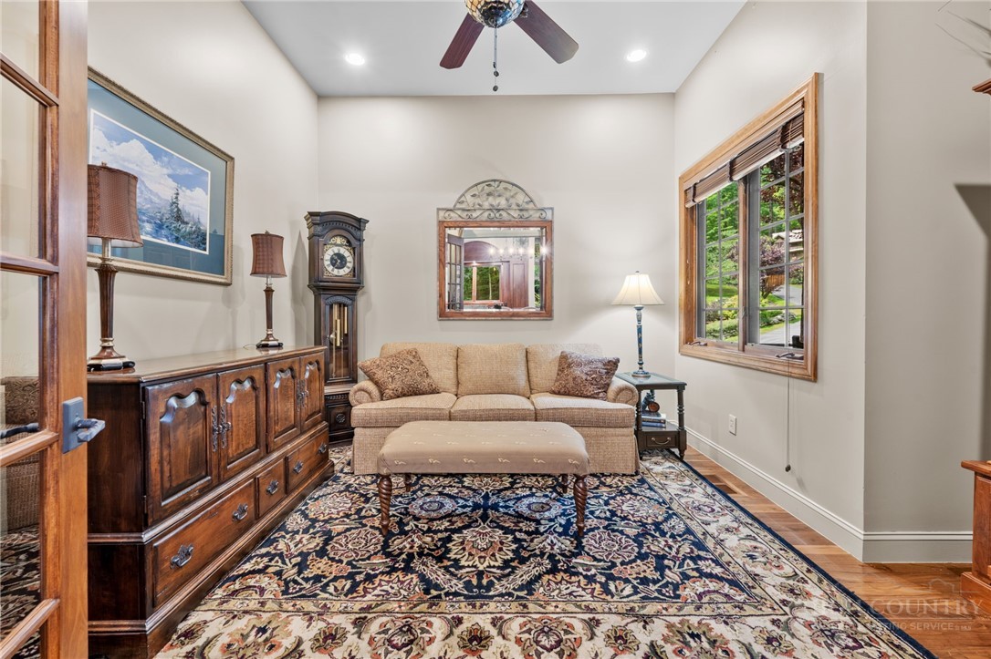 9335 Blackberry Road Property Photo 15