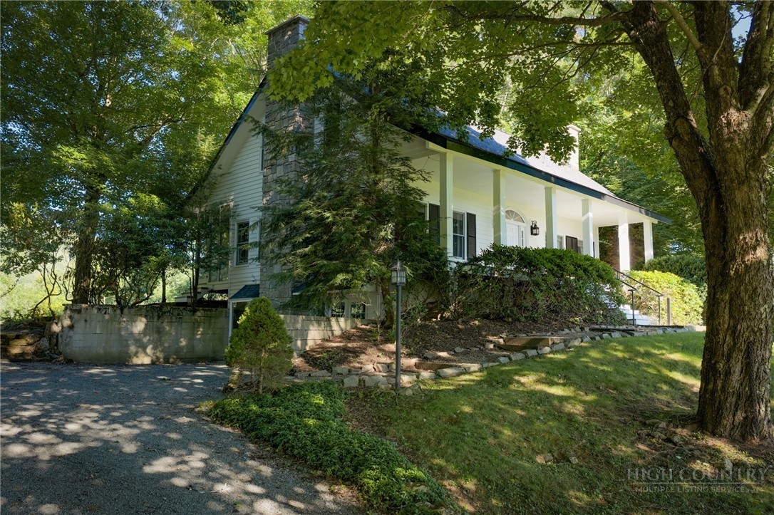 106 Thunderbolt Drive Property Photo 9