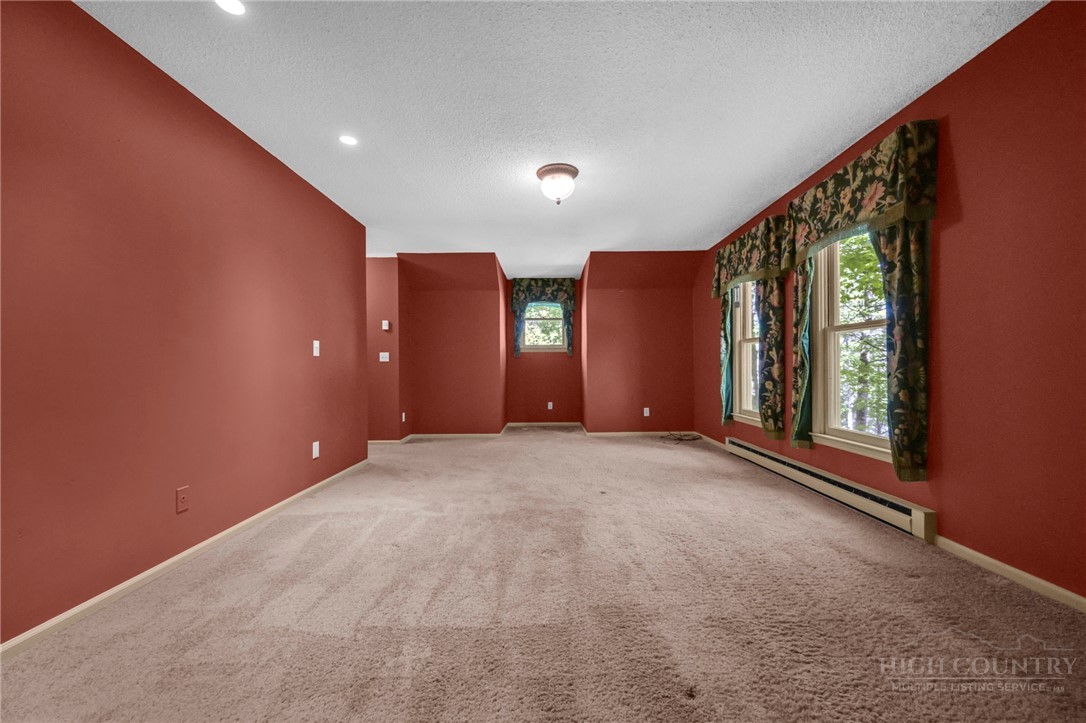 106 Thunderbolt Drive Property Photo 32