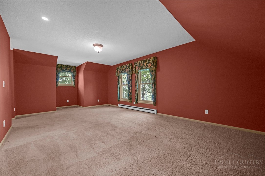 106 Thunderbolt Drive Property Photo 33