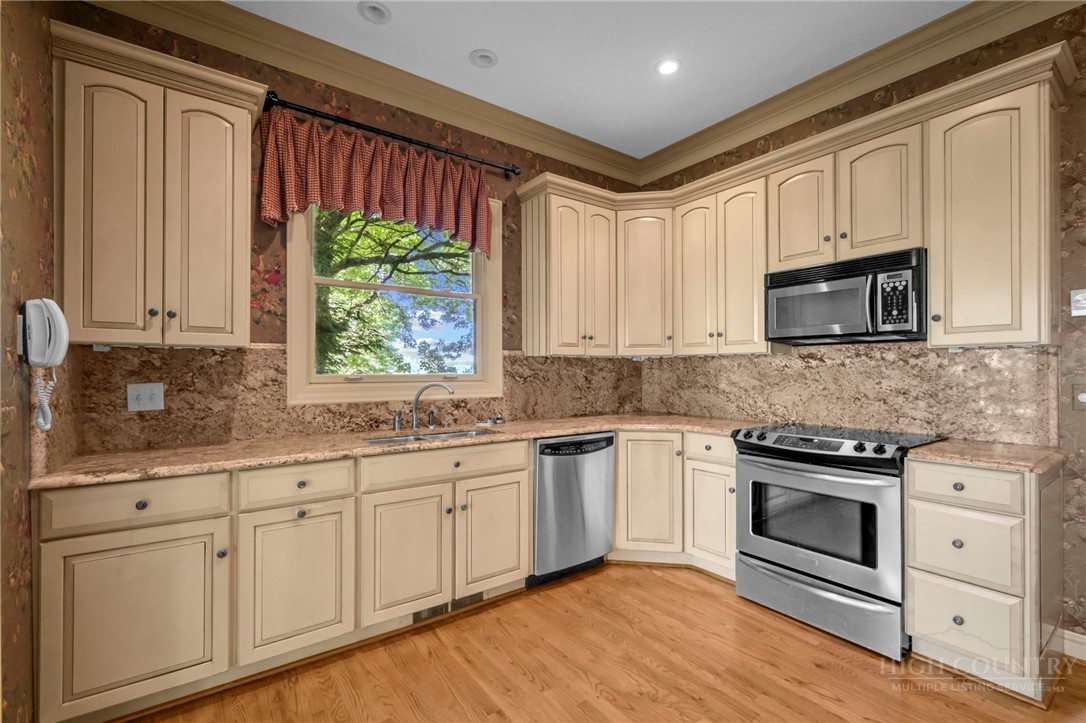 106 Thunderbolt Drive Property Photo 44