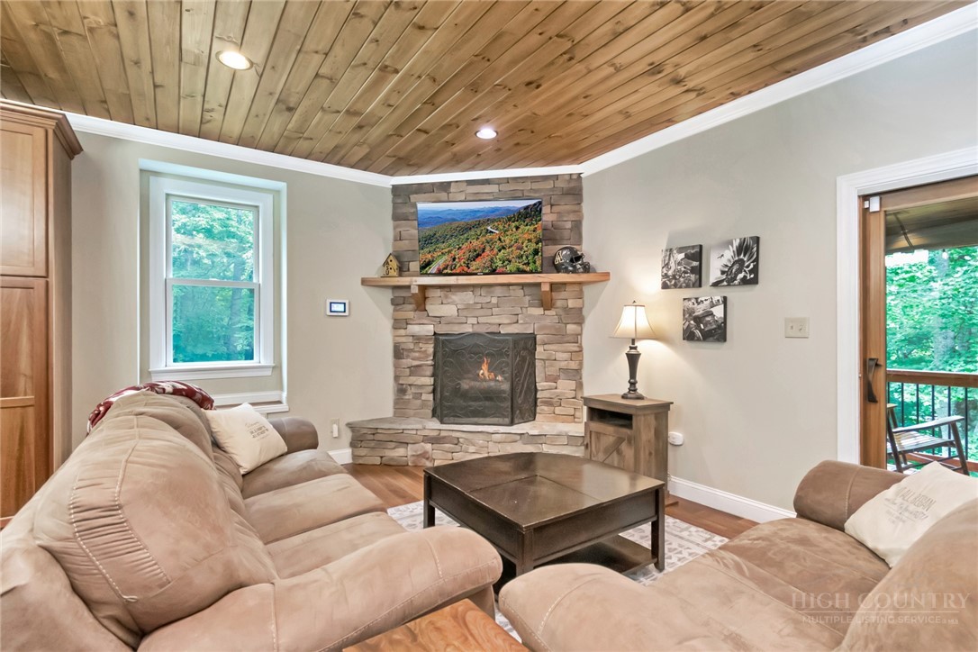 156 Spicewood Drive Property Photo 4