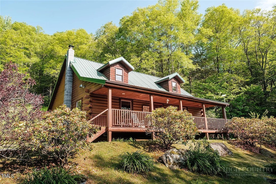 2266 Sugar Mountain First Road Property Photo 1