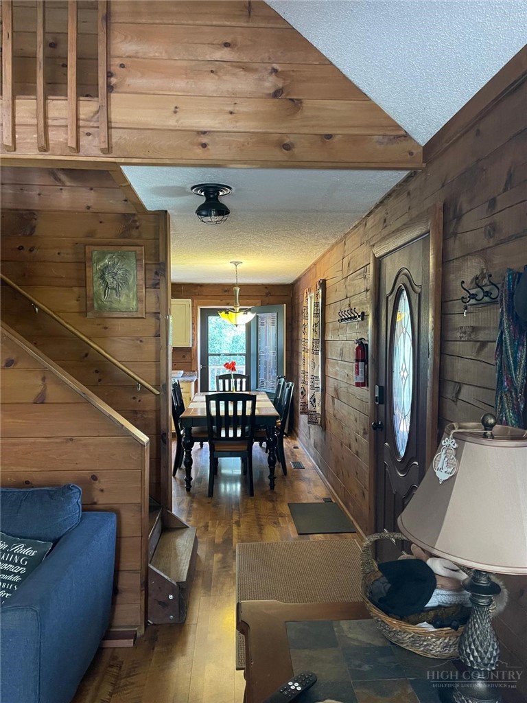2266 Sugar Mountain First Road Property Photo 5