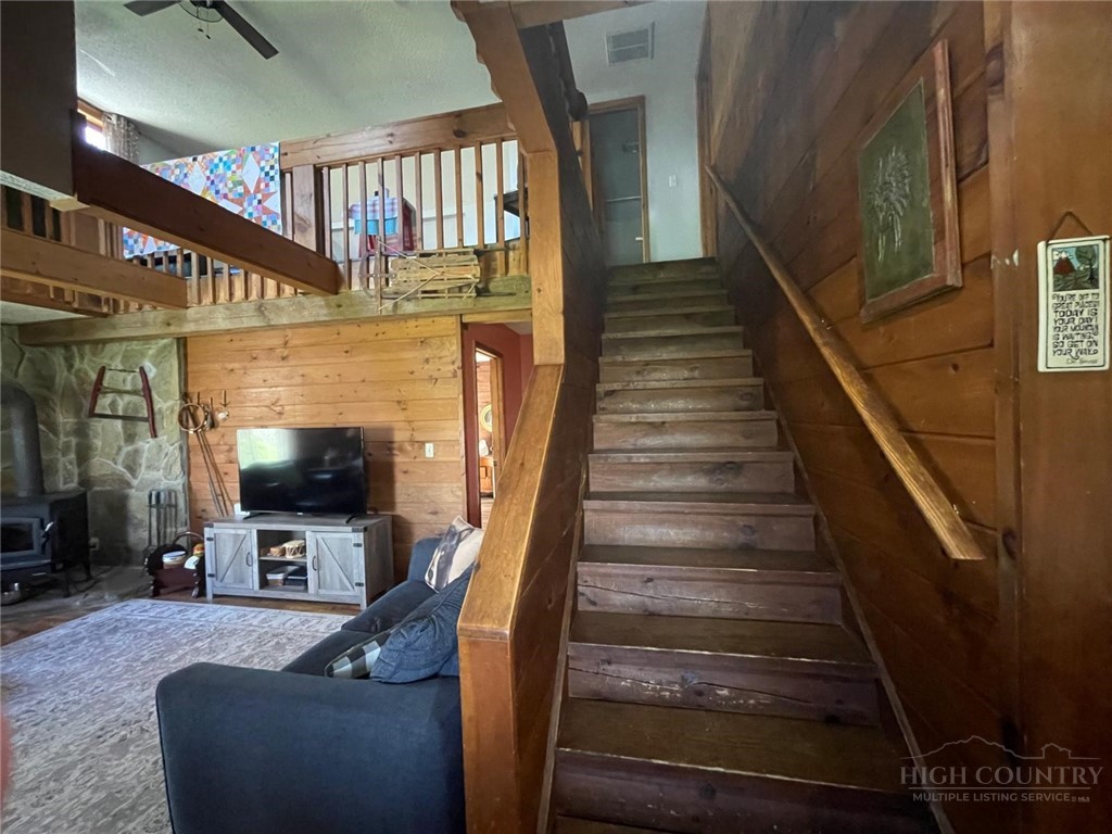 2266 Sugar Mountain First Road Property Photo 12