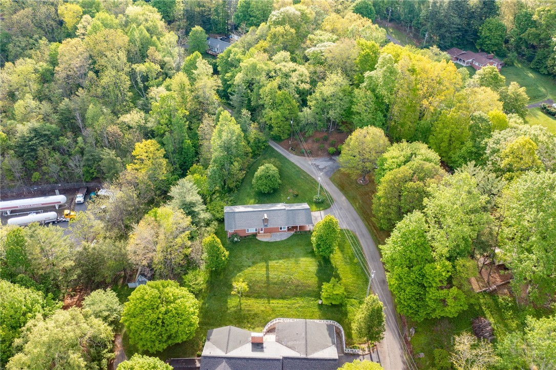147 Forest Hill Drive Property Photo 2