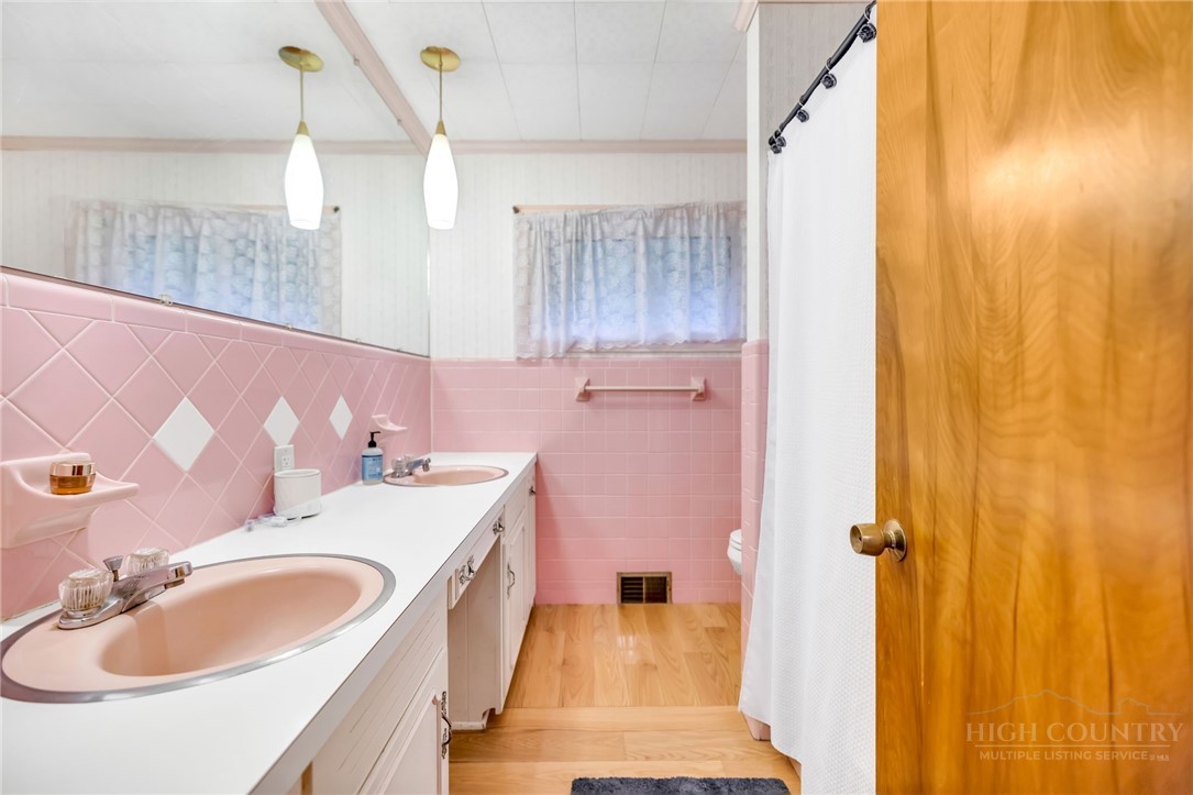 147 Forest Hill Drive Property Photo 17