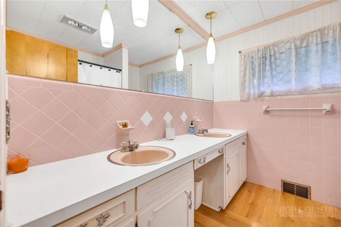 147 Forest Hill Drive Property Photo 18