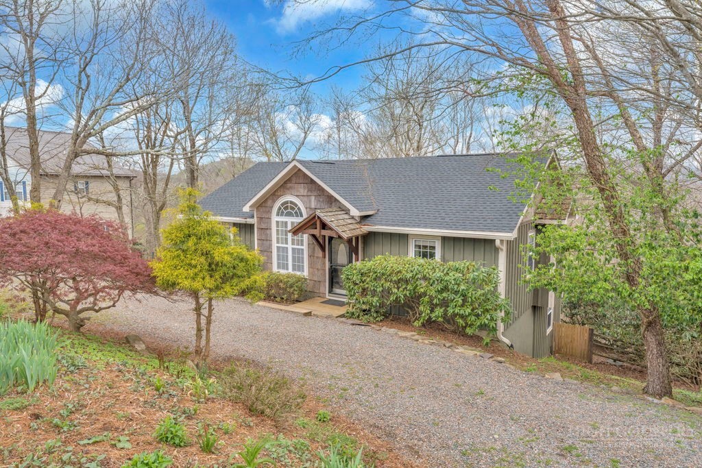 270 Grovers Knob Property Photo 3