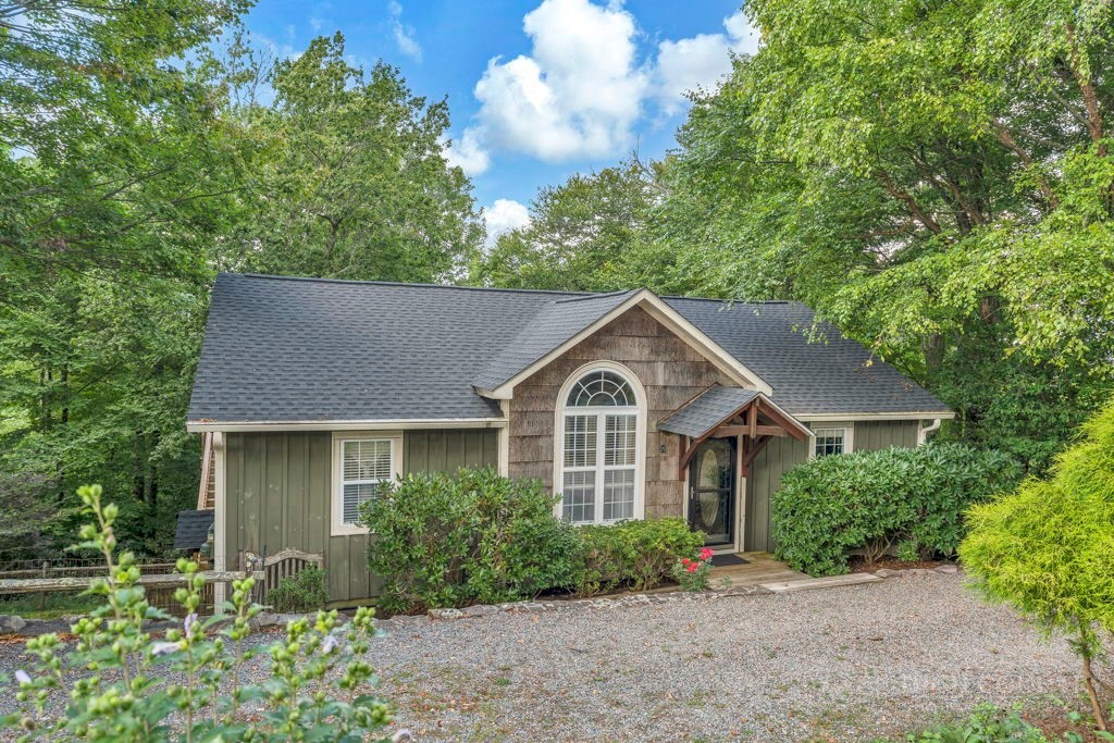 270 Grovers Knob Property Photo 3