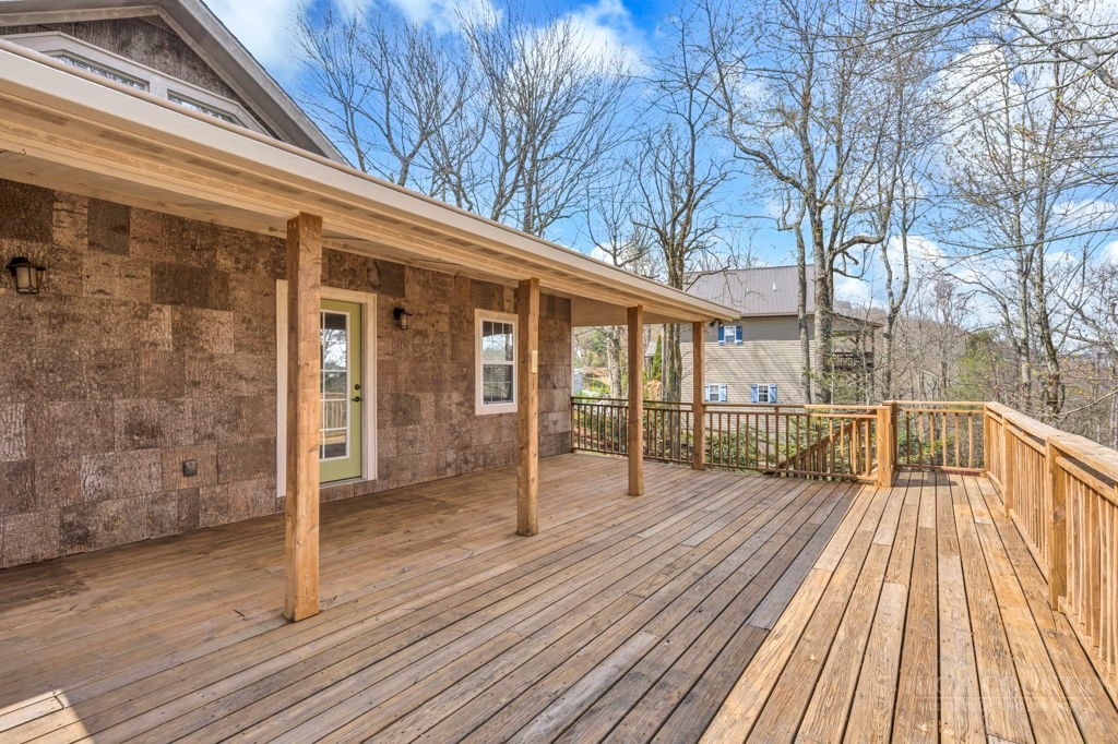 270 Grovers Knob Property Photo 9