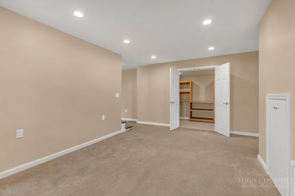 270 Grovers Knob Property Photo 41