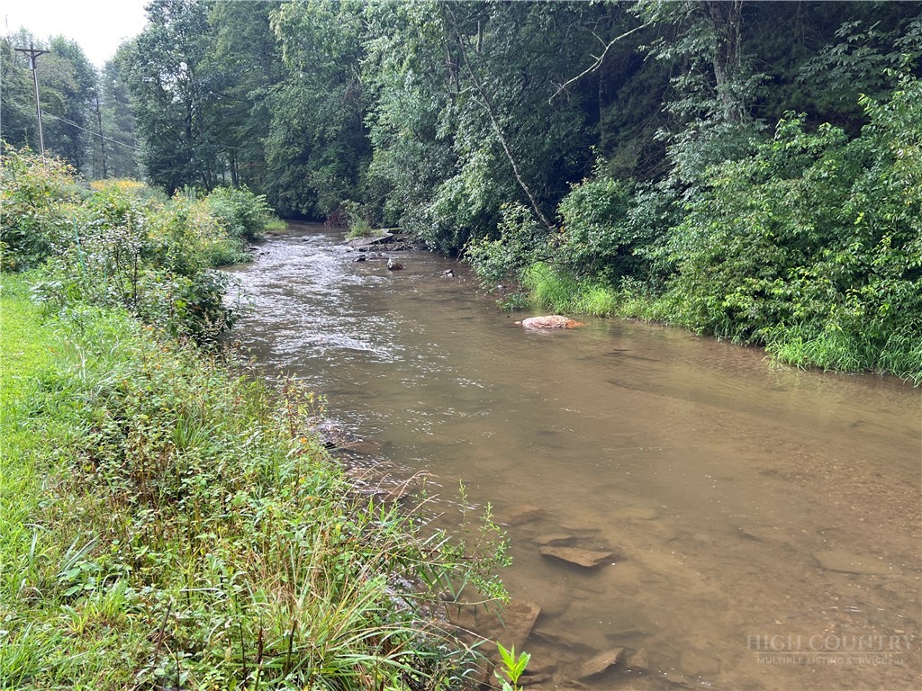 144 S Flatwoods Road Property Photo 3