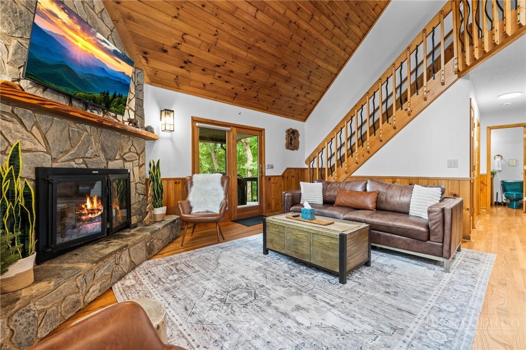 383 Bear Ridge Trail Property Photo 8