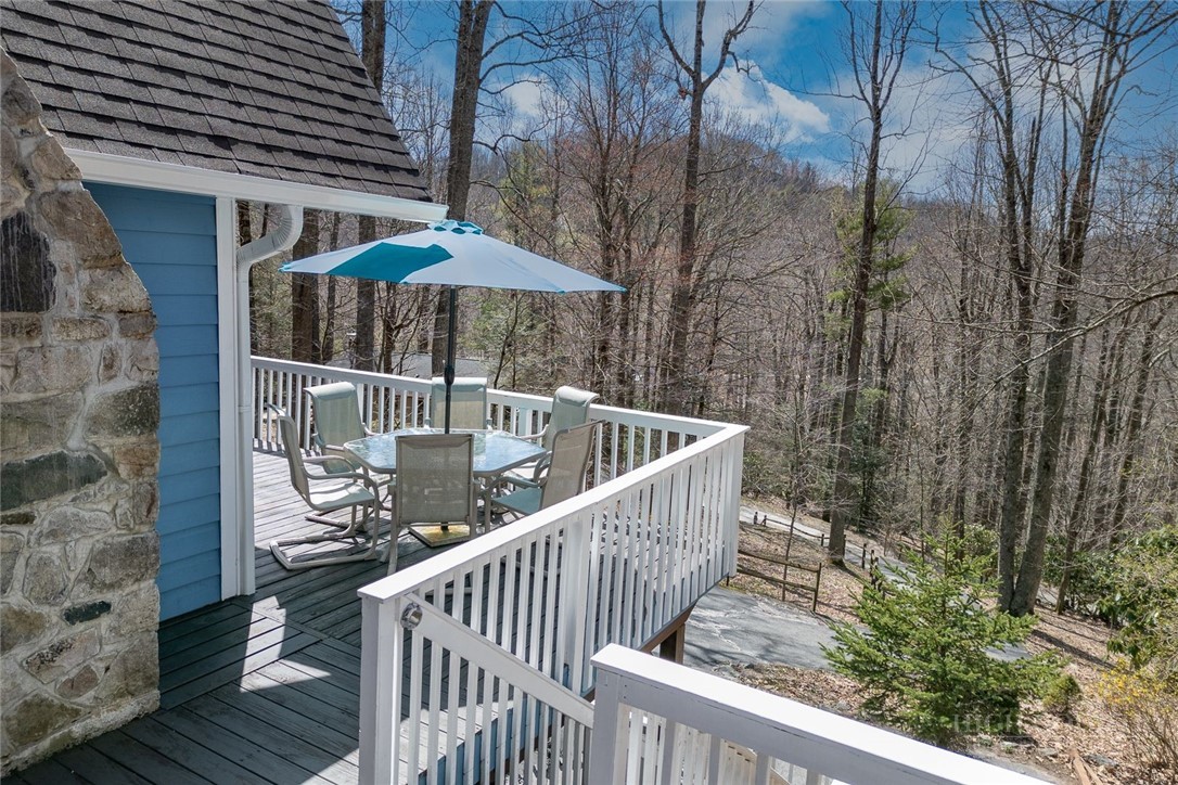 140 Leigh Circle Property Photo 4