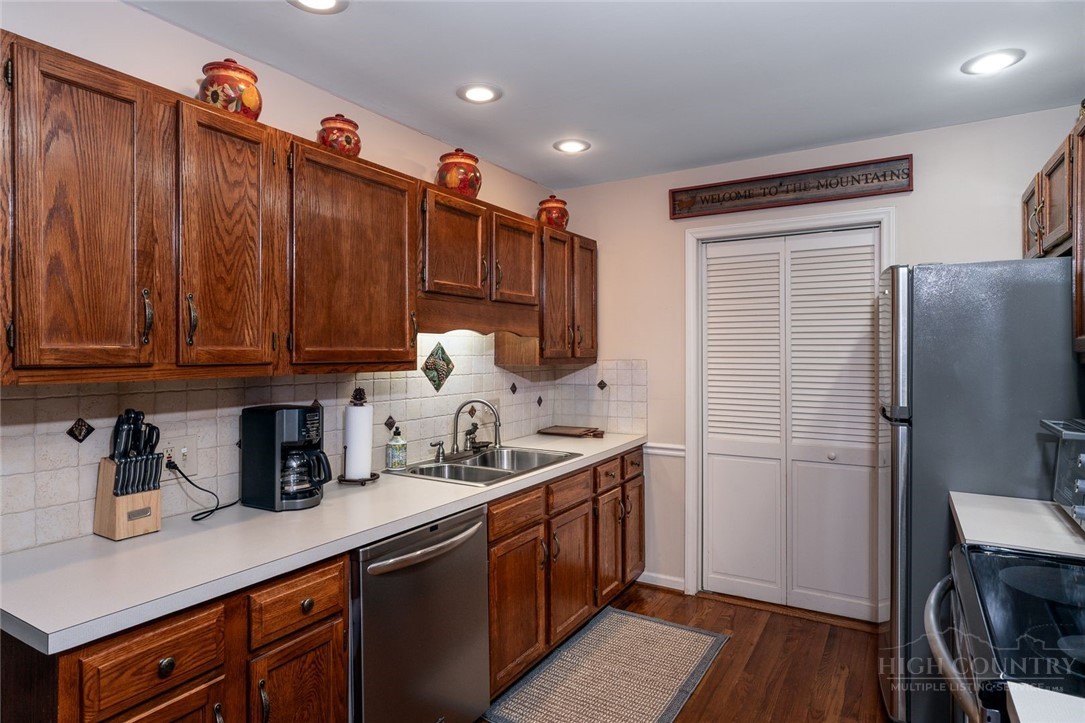 140 Leigh Circle Property Photo 24