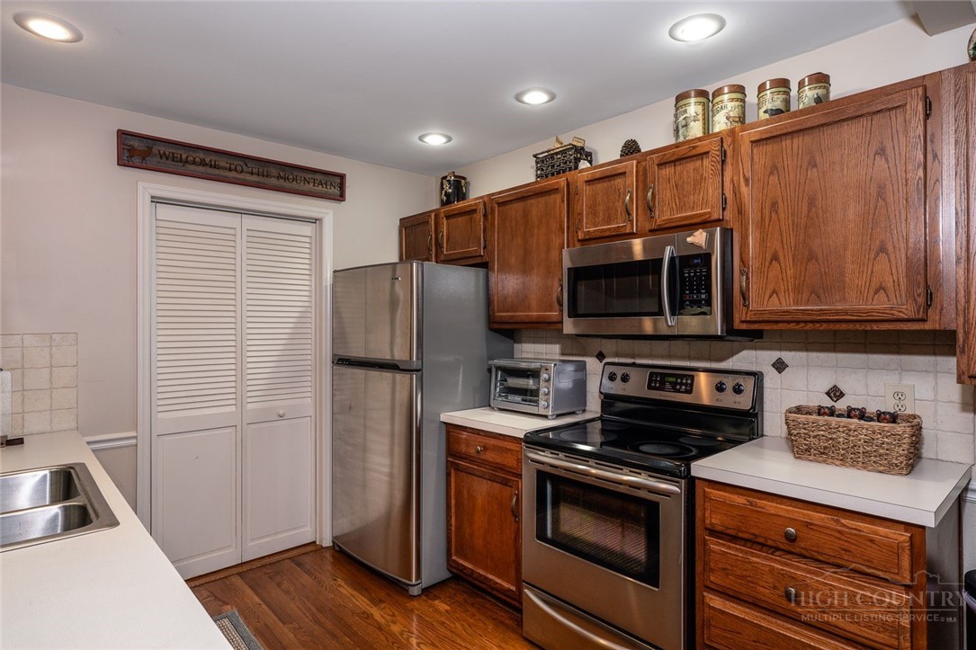 140 Leigh Circle Property Photo 25