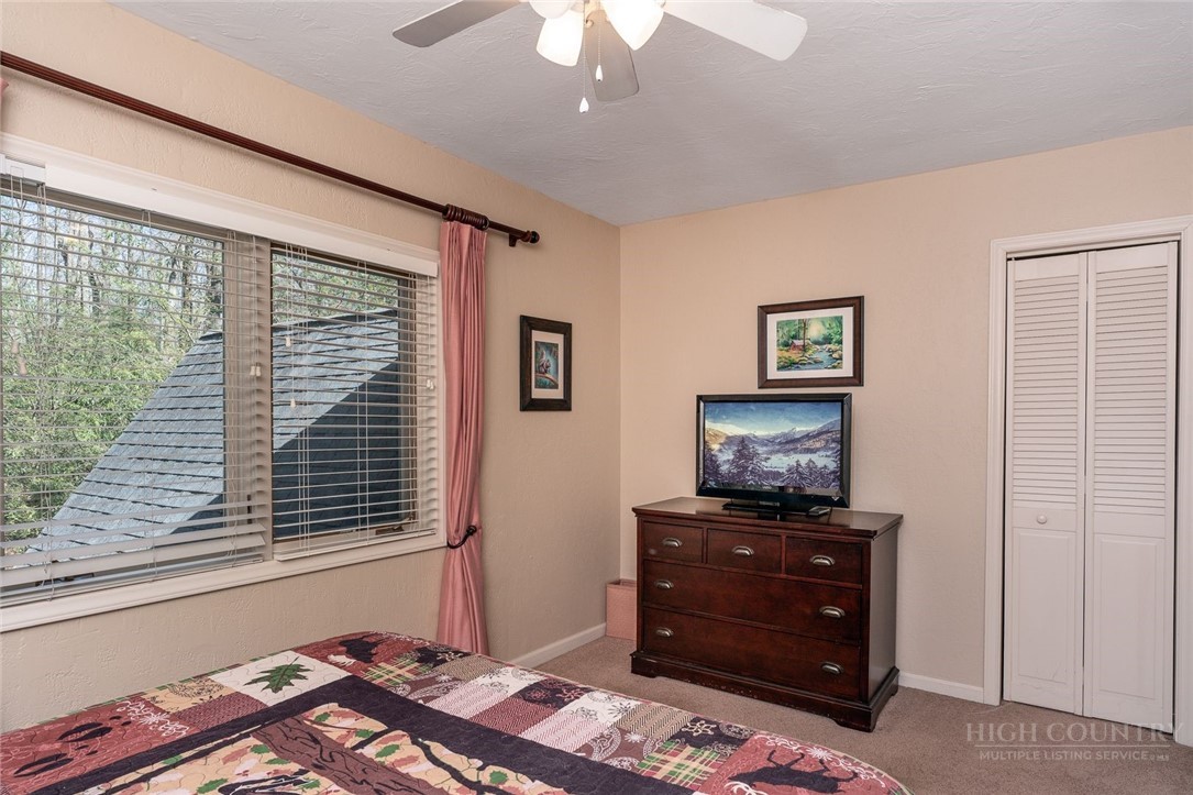 140 Leigh Circle Property Photo 41