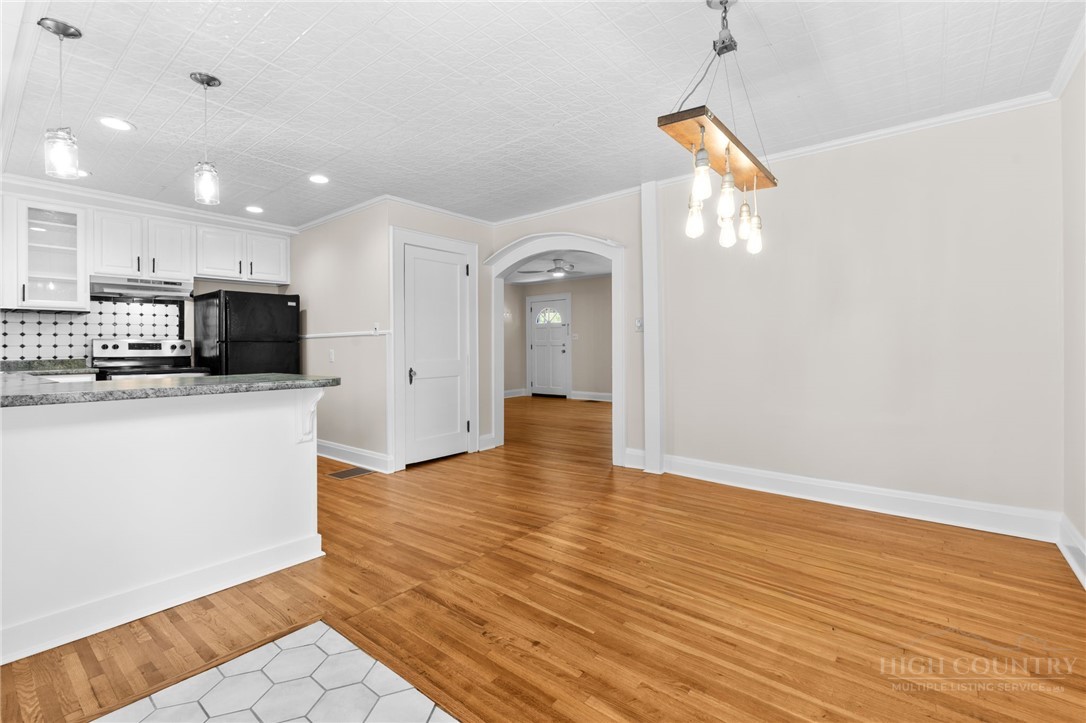 485 Green Street Property Photo 4